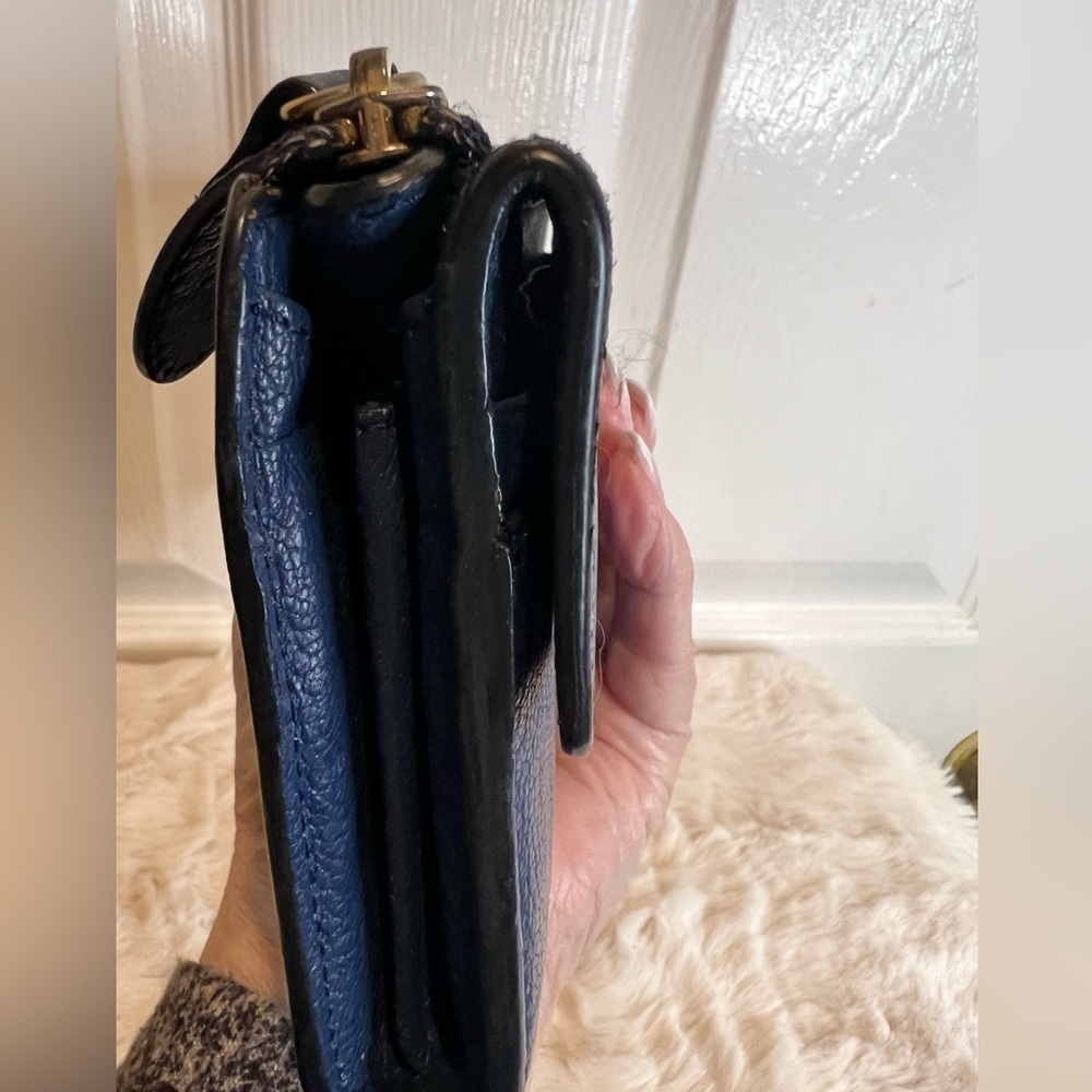 CHLOE VINTAGE ELISE BLUE LEATHER ZIP WALLET - Picture 3 of 16